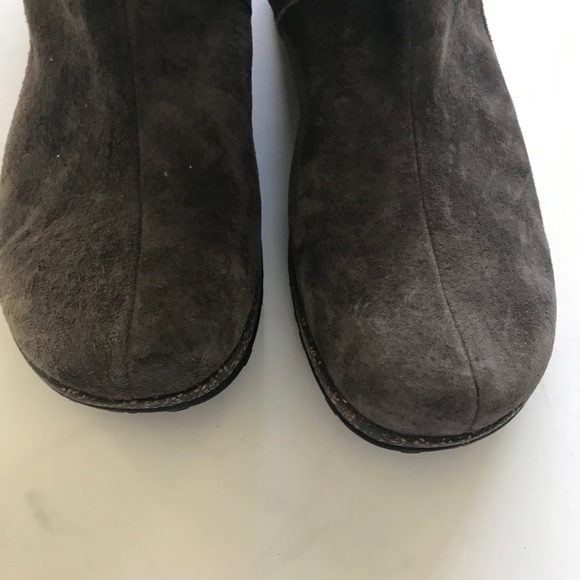 Teva Brown Suede Boots - Picture 7 of 13